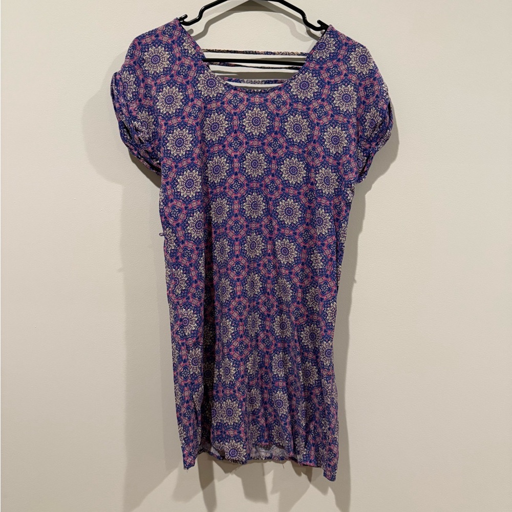 Forever 21 Contemporary dress with a multi-color geometric print size XS